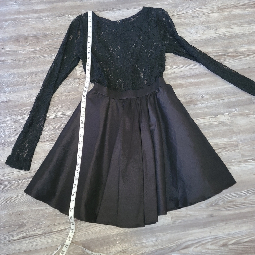 SOLD Windsor Formal black lace A line dress - Picture 10 of 11